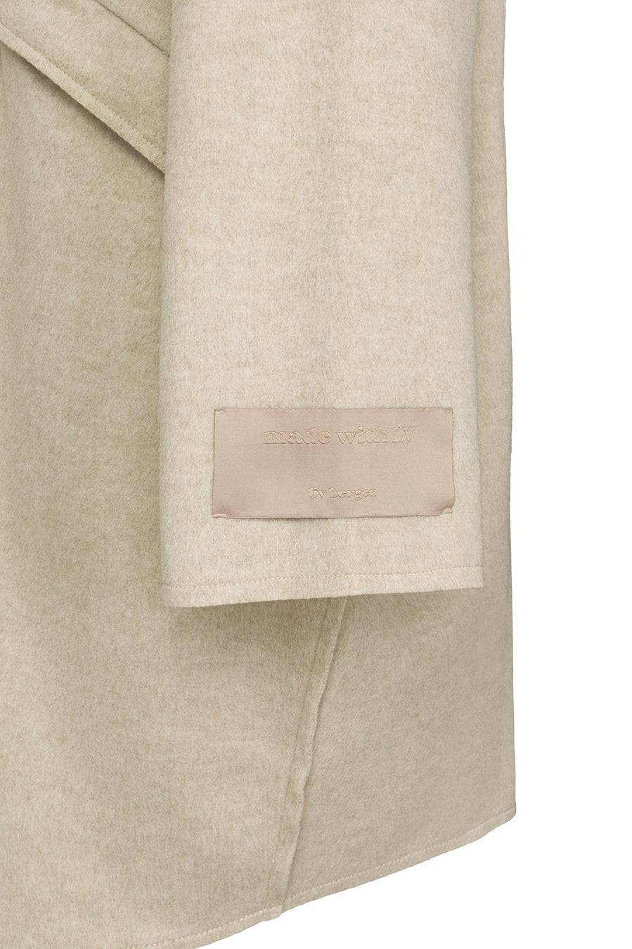 Liv Bergen Oversized Mantel in sand Nur für heute