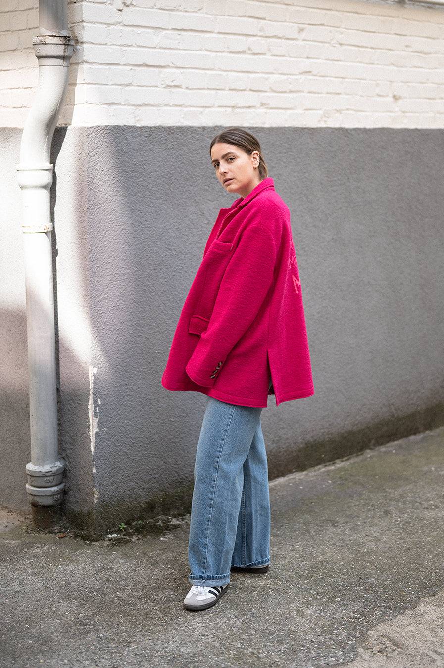 Liv Bergen Oversized Jacke "THAT DON'T IMPRESS ME MUCH" in pink 50% Rabatt mit kostenlosem Versand