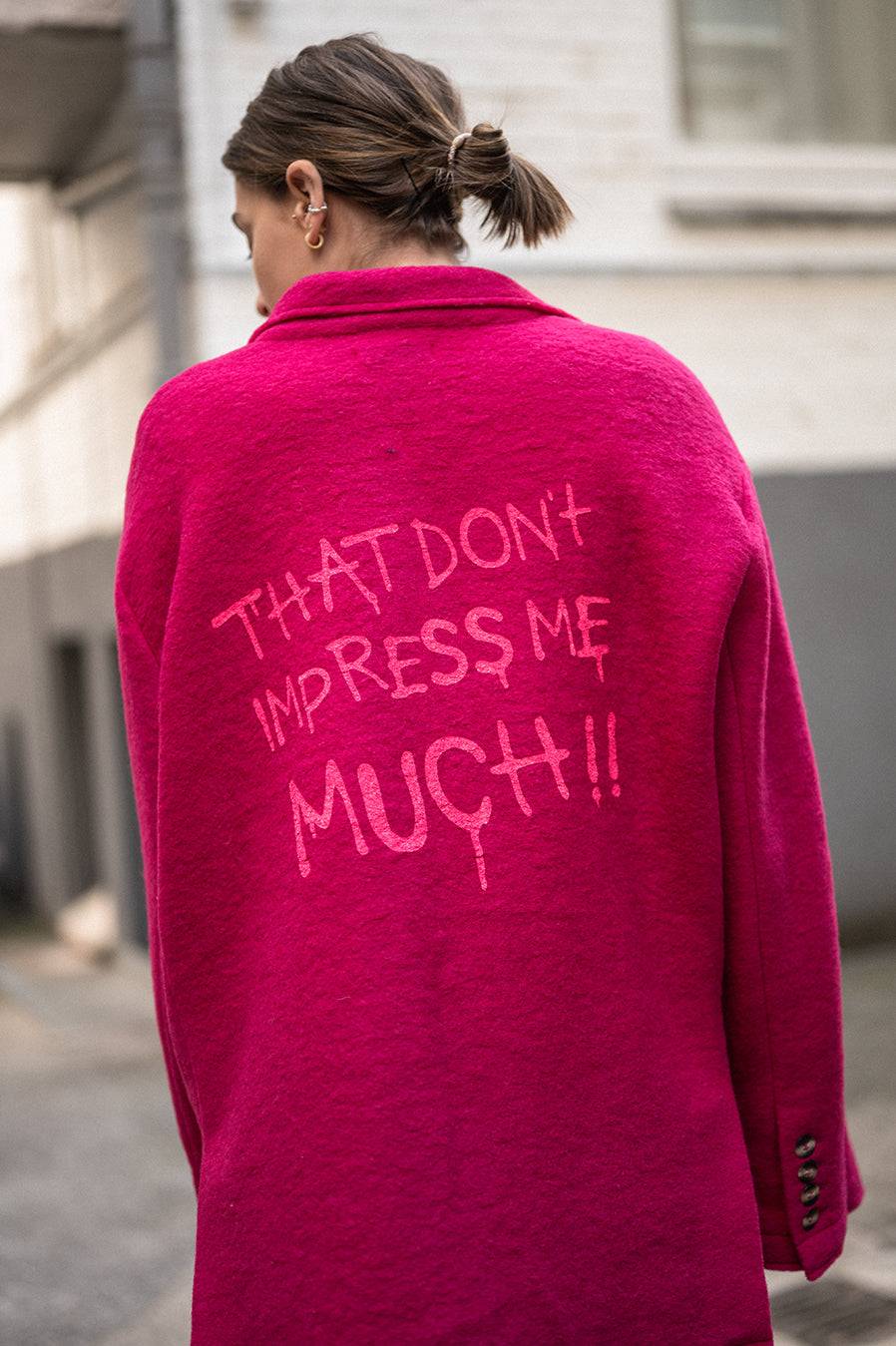 Liv Bergen Oversized Jacke "THAT DON'T IMPRESS ME MUCH" in pink 50% Rabatt mit kostenlosem Versand