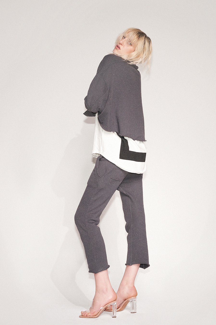 Liv Bergen Jacke cropped in asphalt Begrenzt auf 3 Tage