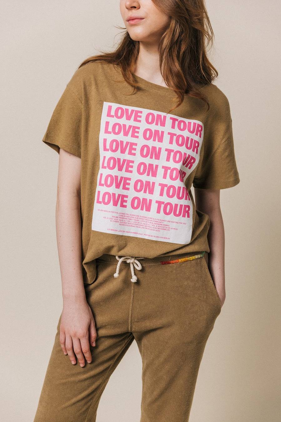 Liv Bergen T-Shirt LOVE ON TOUR in hazelnut im Angebot
