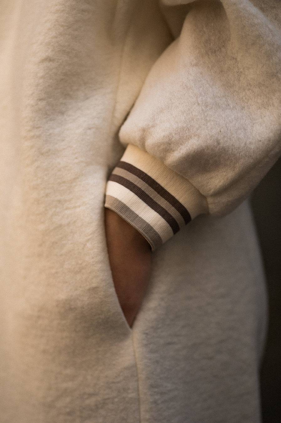 Liv Bergen Mantel "THAT DON'T IMPRESS ME MUCH" in creme Riesige Ersparnisse
