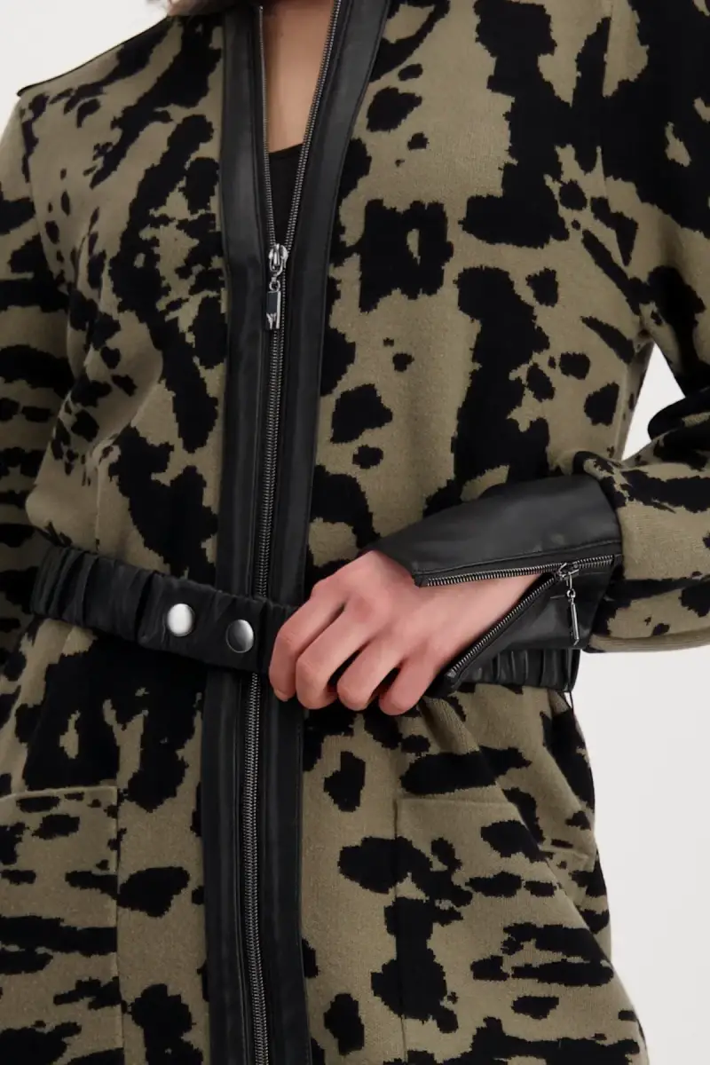 Monari Strickmantel mit Leo-Camouflage Muster Kostenloser Versand international