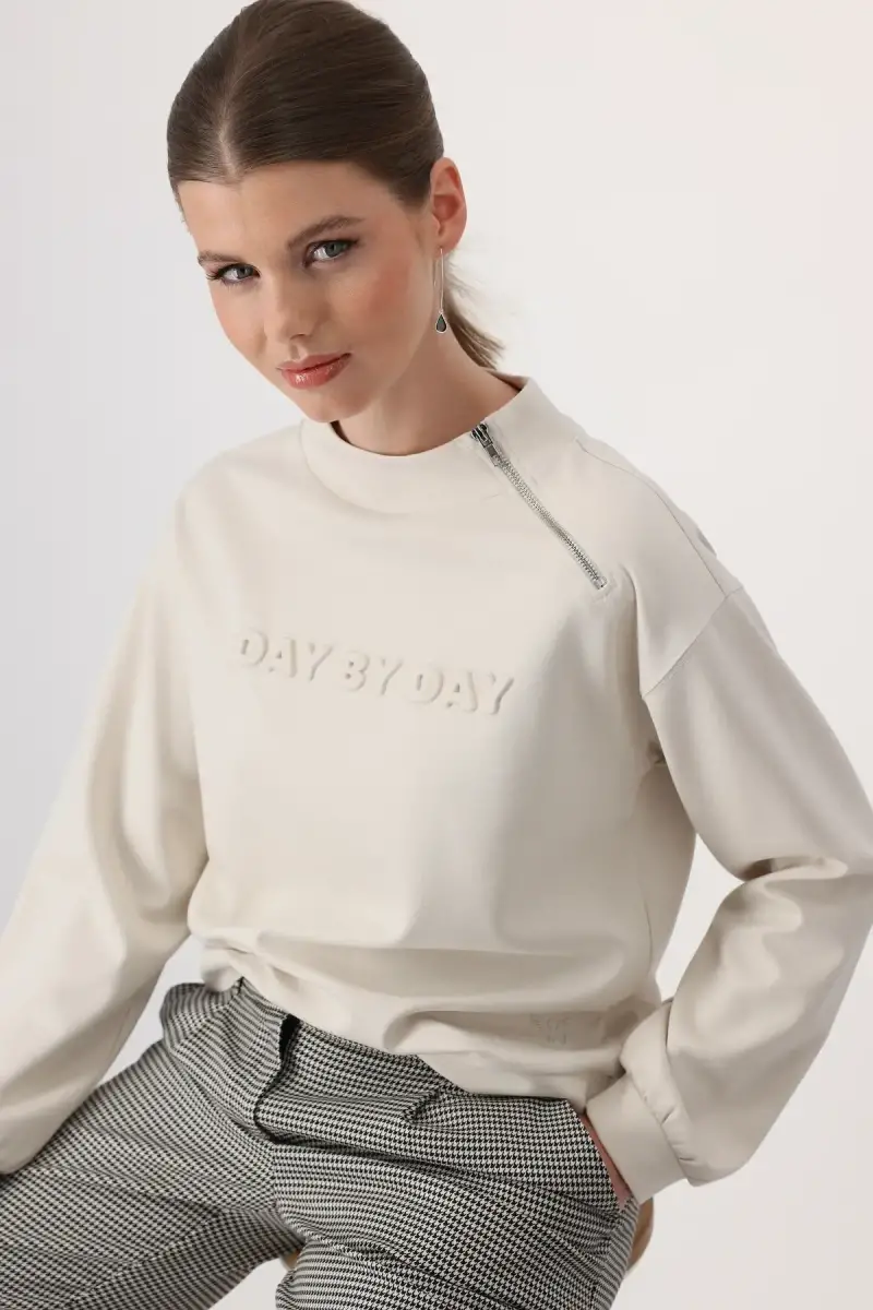 Monari Sweatshirt mit 3D Schrift Speichern exportieren