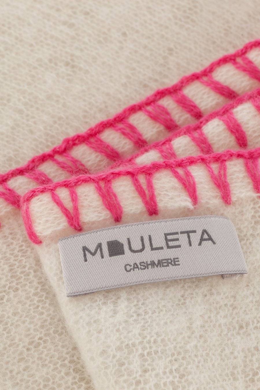 Mouleta Cashmere Schal | Colored Embroidery Border Im Verkauf