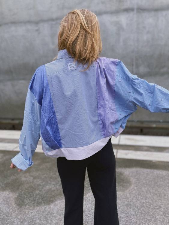 Nonoi Studio Blouson // Hellblau + Flieder // Onesize Kostenloser Versand international