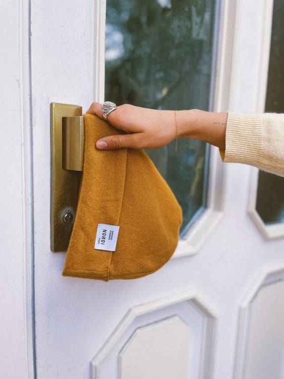 Nonoi Studio SENFGELBE MÜTZE "CILLO" AUS KASCHMIR // UNISEX Exklusivangebot