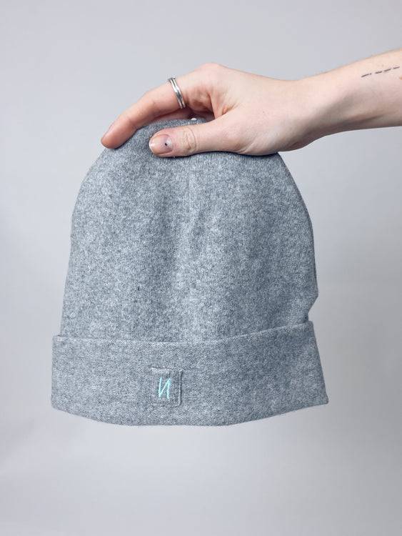 Nonoi Studio GRAUE MÜTZE "AUCKLAND" AUS KASCHMIR // UNISEX Muttertagsangebot
