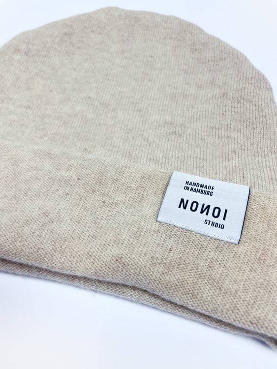 Nonoi Studio CREMEFARBENE MÜTZE "LITHY" AUS KASCHMIR // UNISEX Tägliche Deals