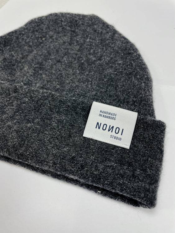 Nonoi Studio DUNKELGRAUE MÜTZE "MIDY" AUS KASCHMIR // UNISEX Nur noch ein Tag übrig