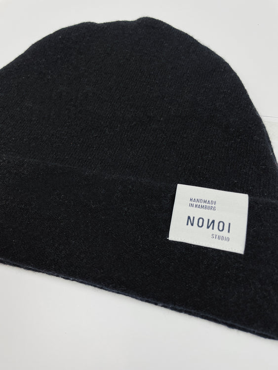 Nonoi Studio SCHWARZE MÜTZE "NERA" AUS KASCHMIR // UNISEX Super Rabatt