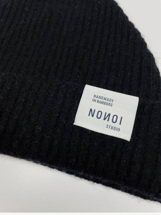 Nonoi Studio SCHWARZE MÜTZE "NERA" AUS KASCHMIR // UNISEX Super Rabatt