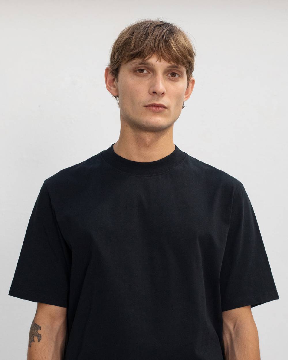 Rotholz Basic T-Shirt mit breitem Kragen Bio Baumwolle - Schwarz Begrenzt auf 3 Tage