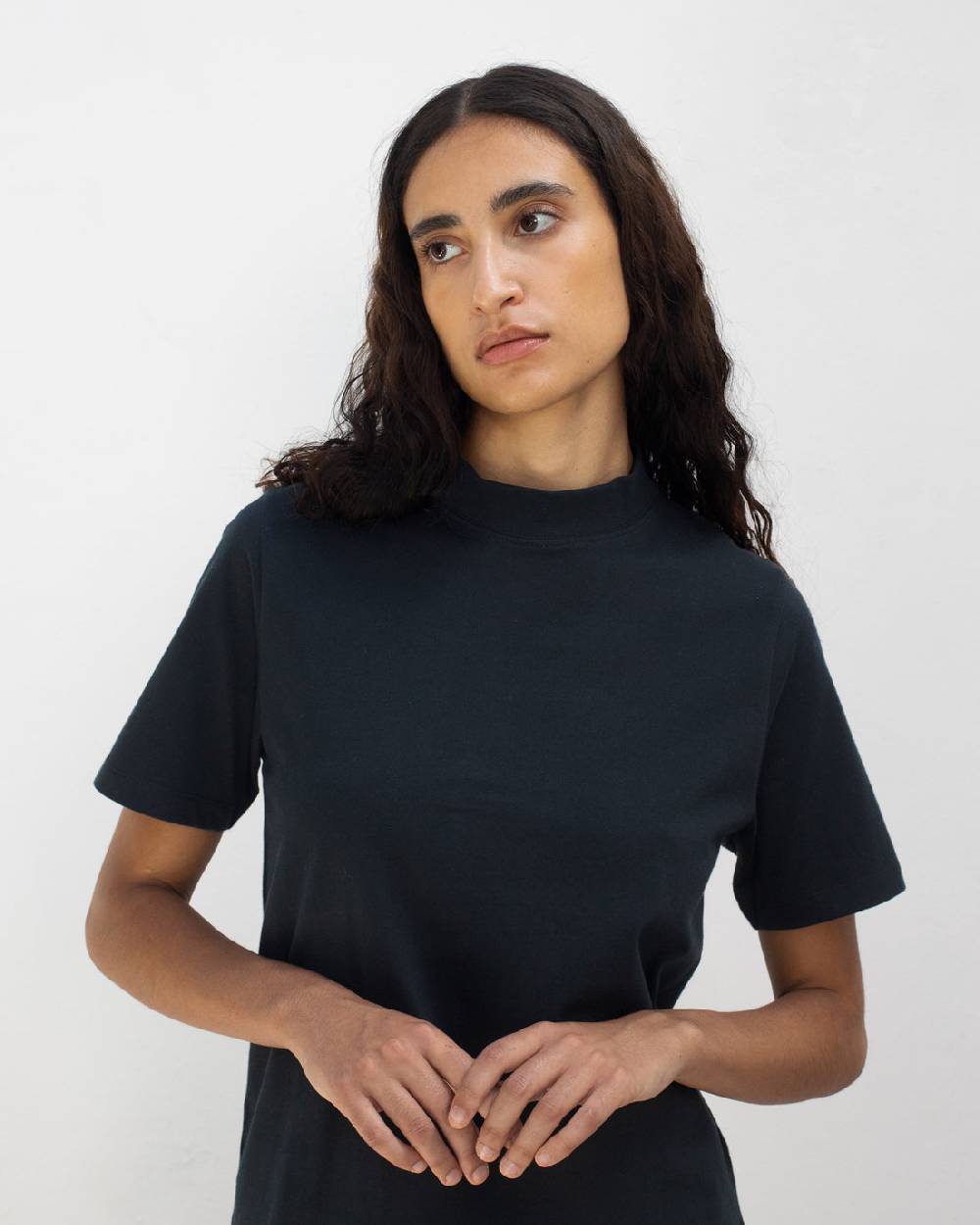 Rotholz Basic T-Shirt mit breitem Kragen Bio Baumwolle - Schwarz Kostenloser Versand