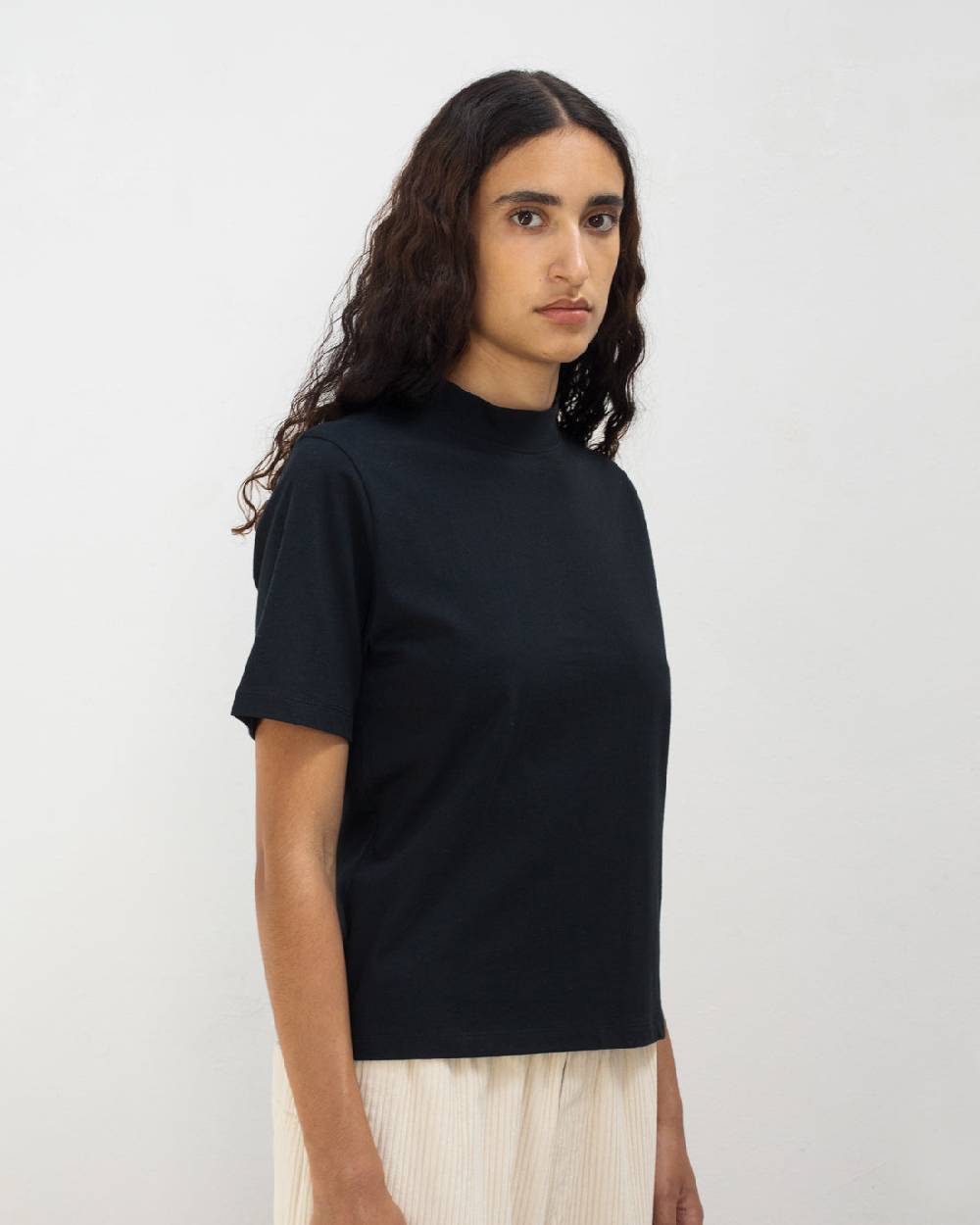 Rotholz Basic T-Shirt mit breitem Kragen Bio Baumwolle - Schwarz Kostenloser Versand