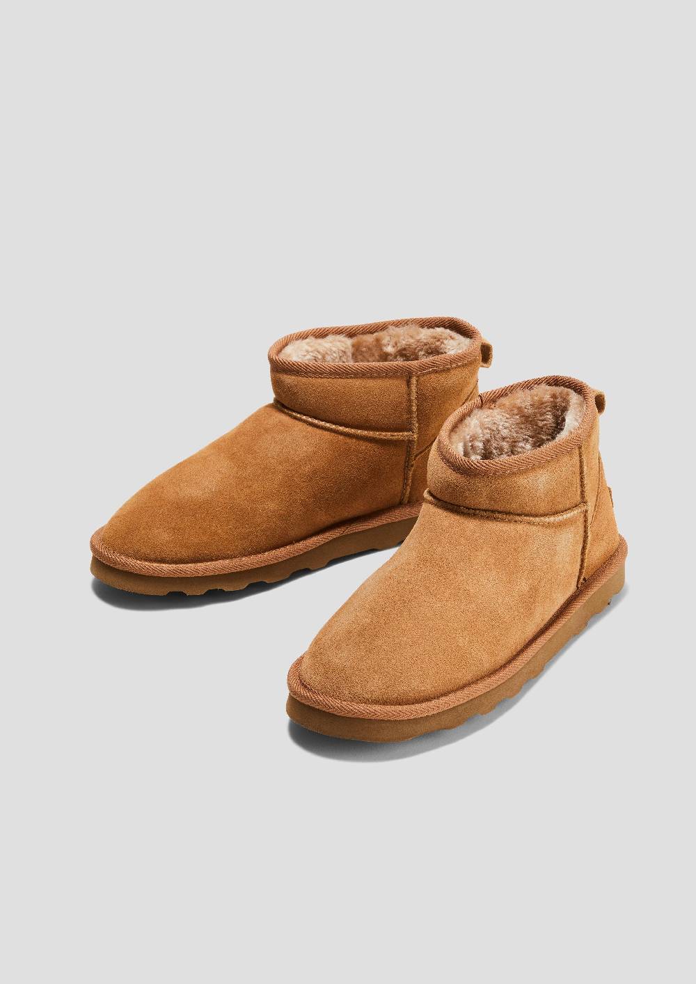S.Oliver Flache Stiefel aus Leder Weihnachtsangebot