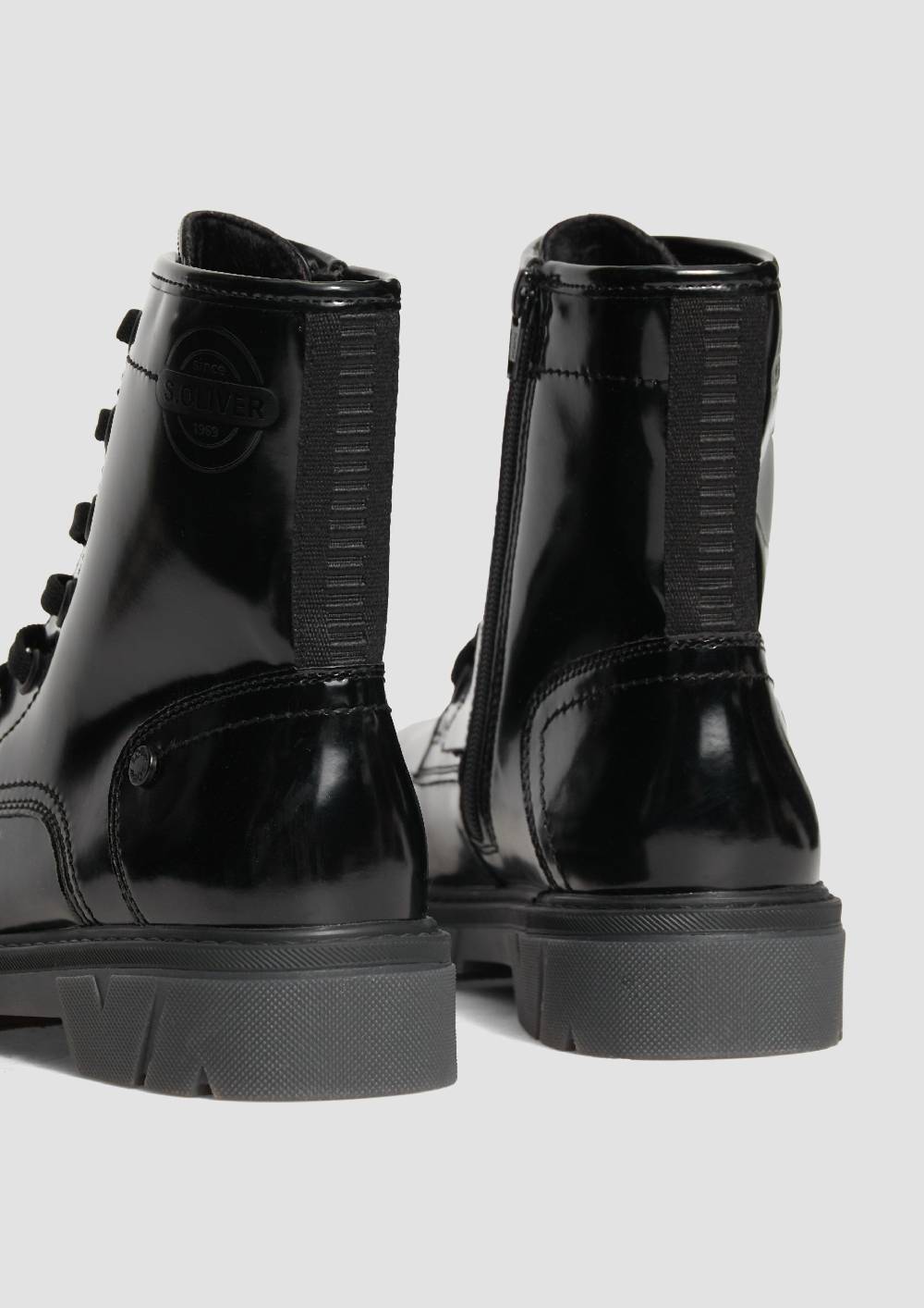S.Oliver Stiefel mit Schnürung und Reißverschluss Lagerräumung