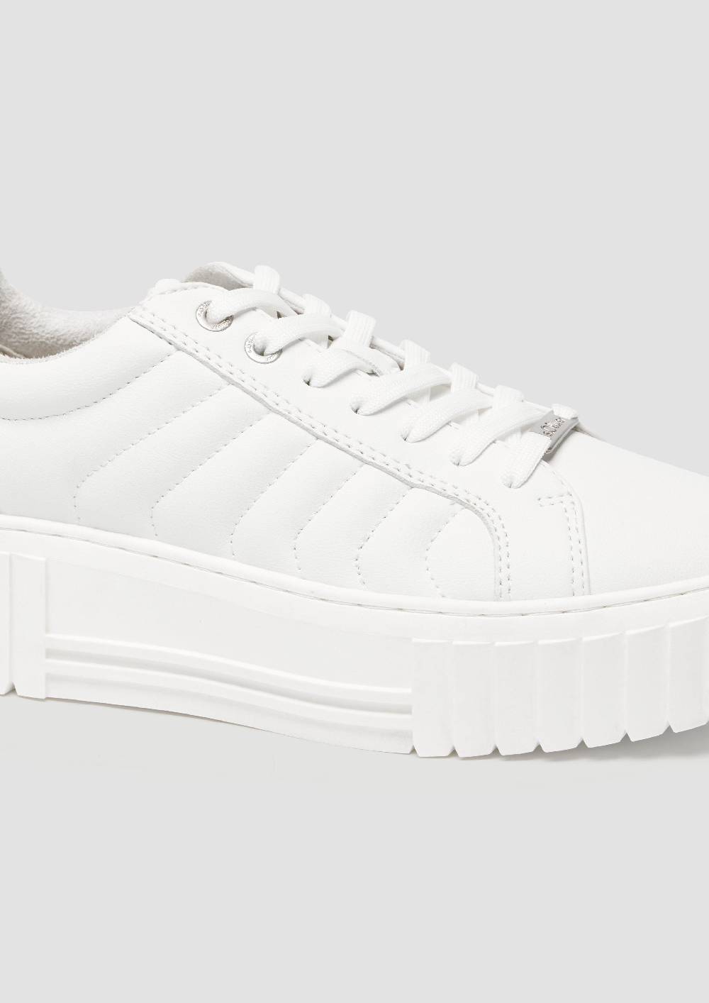 S.Oliver Plateausneaker mit Kontrastsohle Bis zu 65% Rabatt