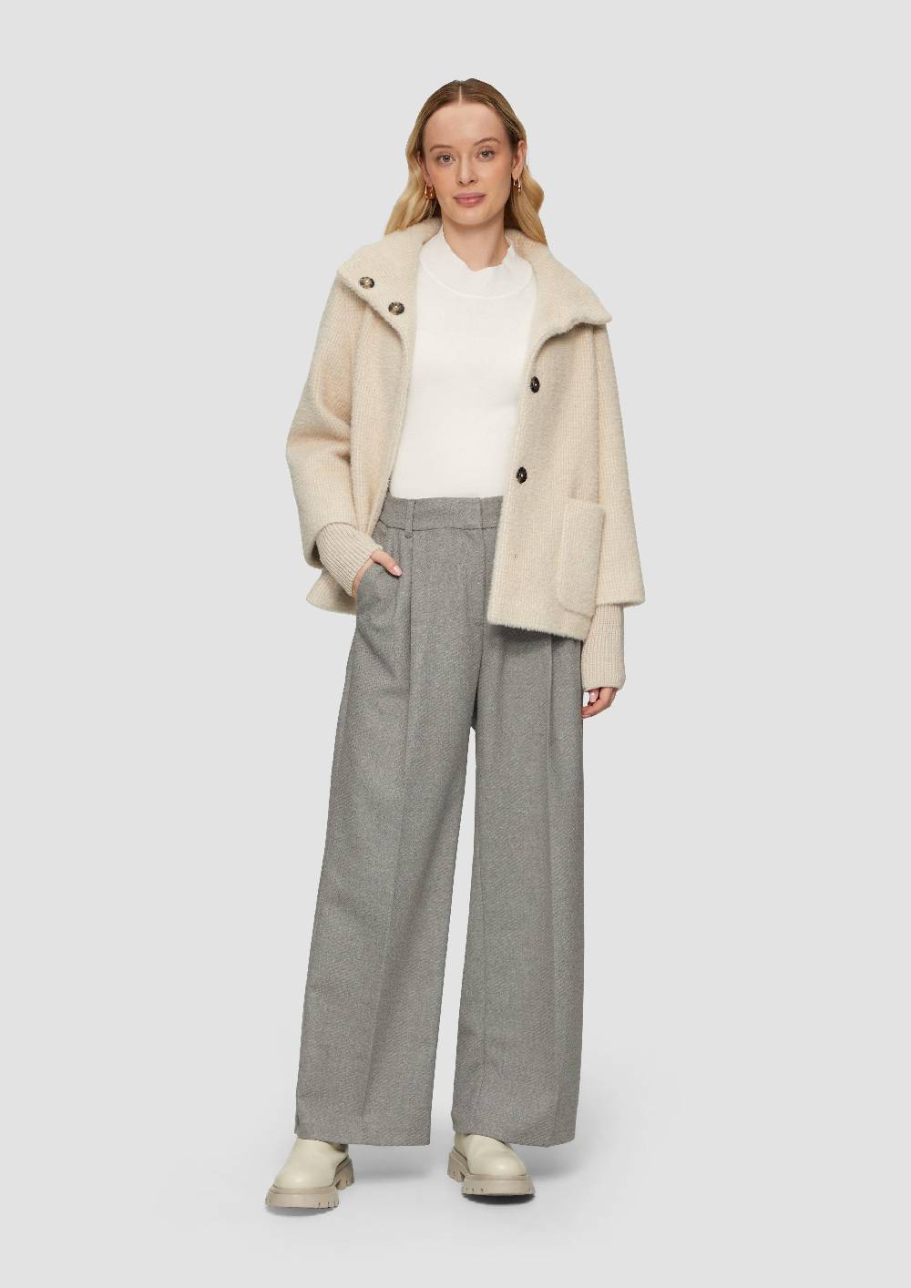 S.Oliver Flauschige Jacke mit Strickbündchen am Ärmel Wochenangebot