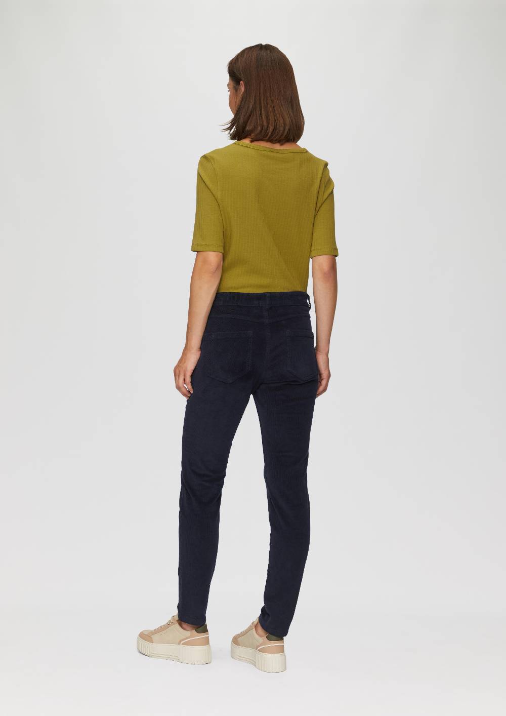 S.Oliver Schmal geschnittene Cordhose Begrenzt auf 3 Tage
