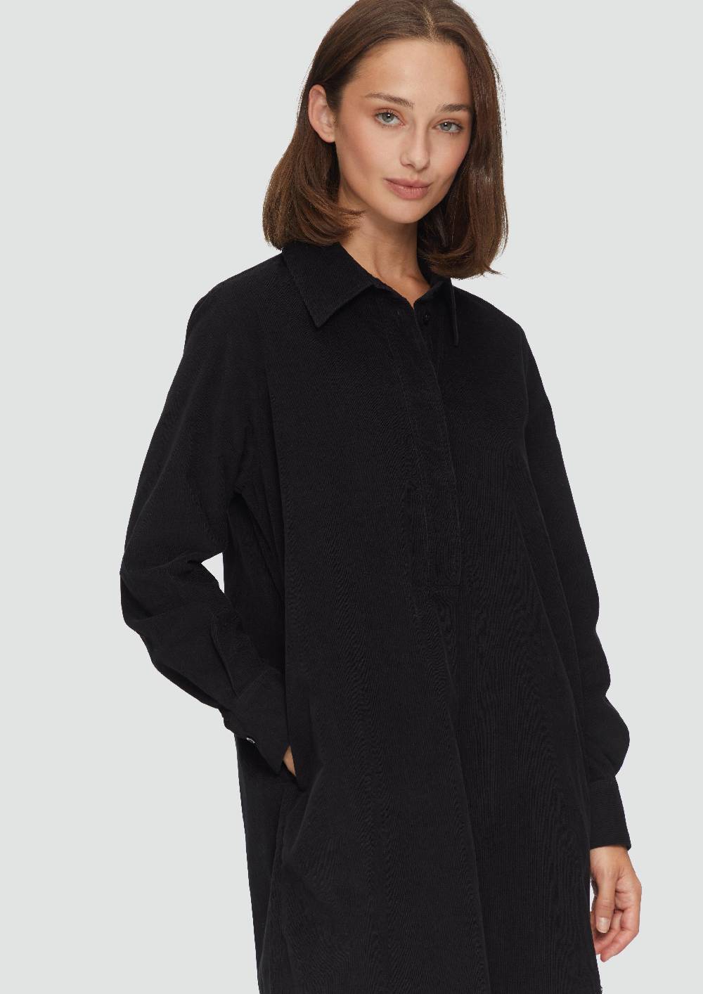 S.Oliver Hemdblusenkleid aus Feincord mit seitlichen Eingrifftaschen Black Friday Preise