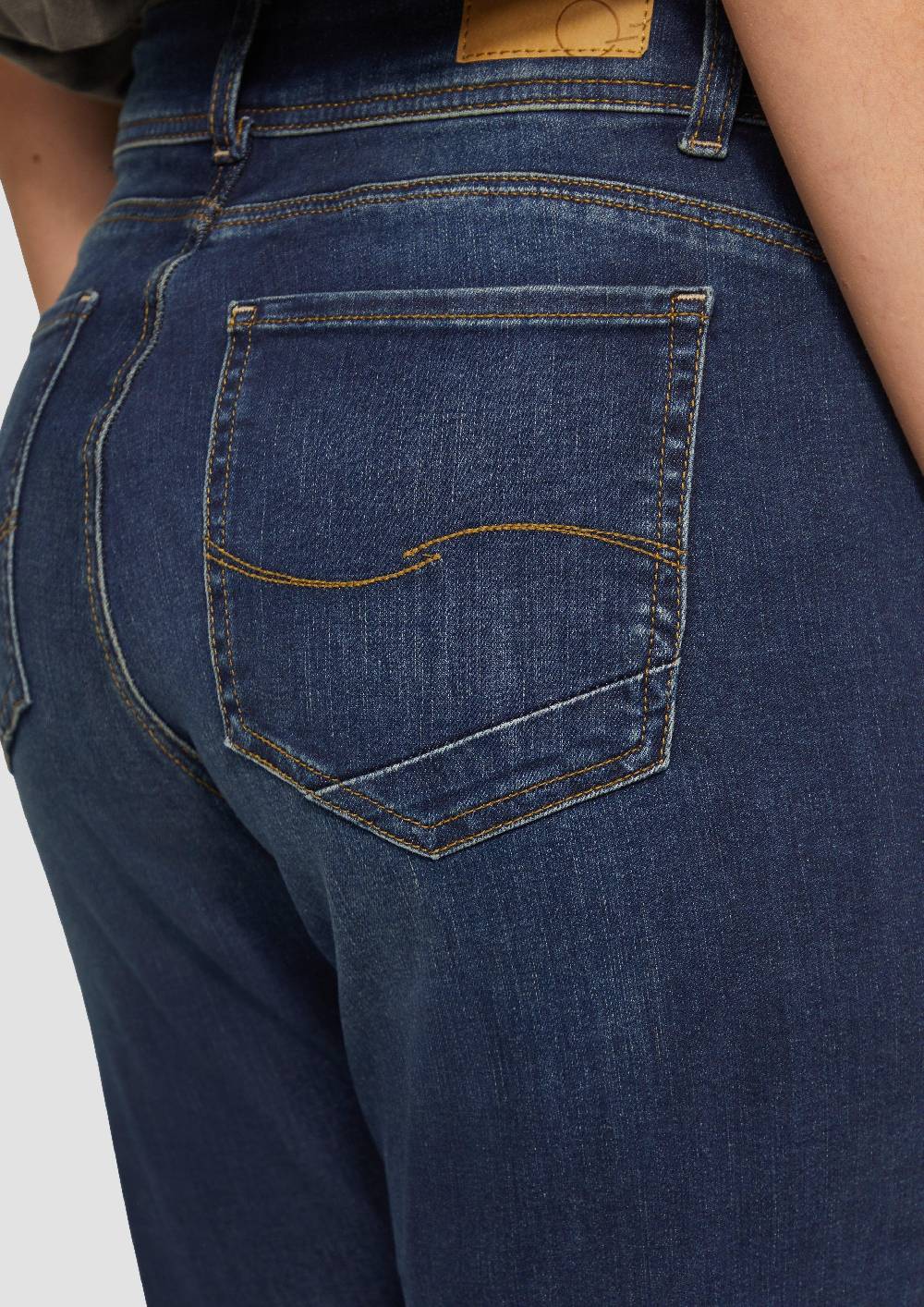 S.Oliver Jeans / Slim Fit / Mid Rise / Bootcut Leg Black Friday