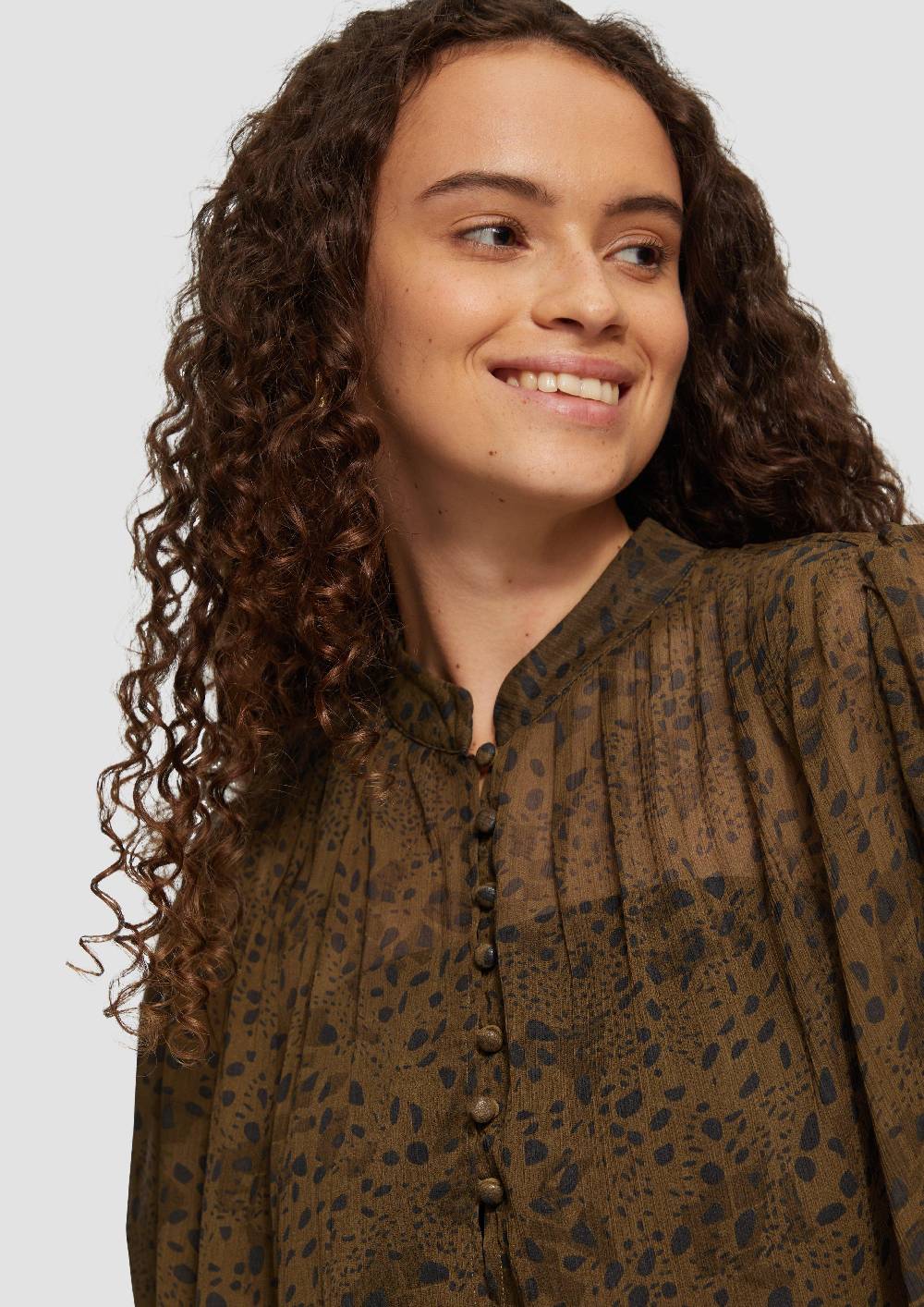 S.Oliver Leicht transparente Chiffonbluse mit Puffärmeln Osterangebot