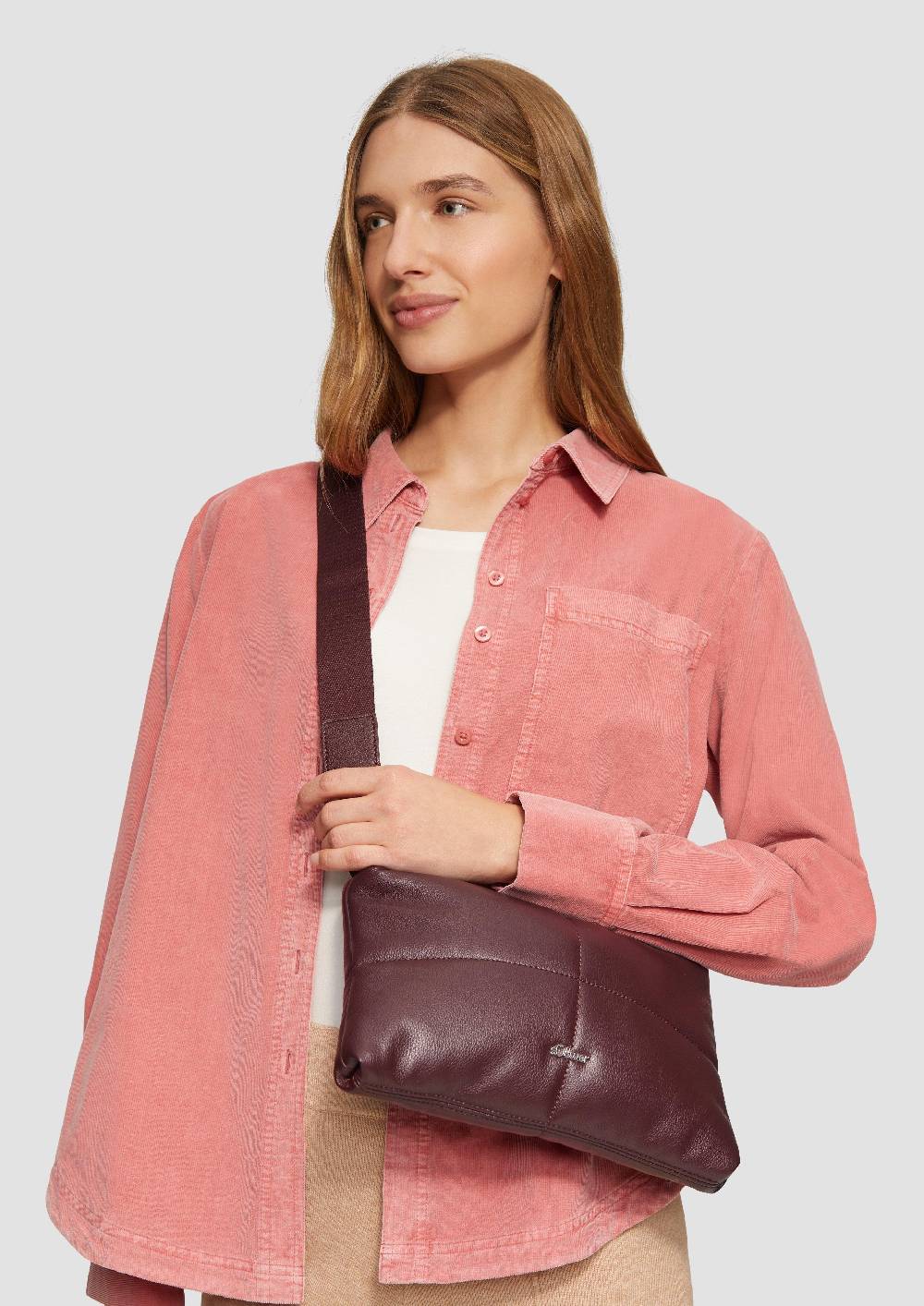 S.Oliver Gesteppte Handytasche mit abnehmbarem Crossbody-Gurt Neueste Mode