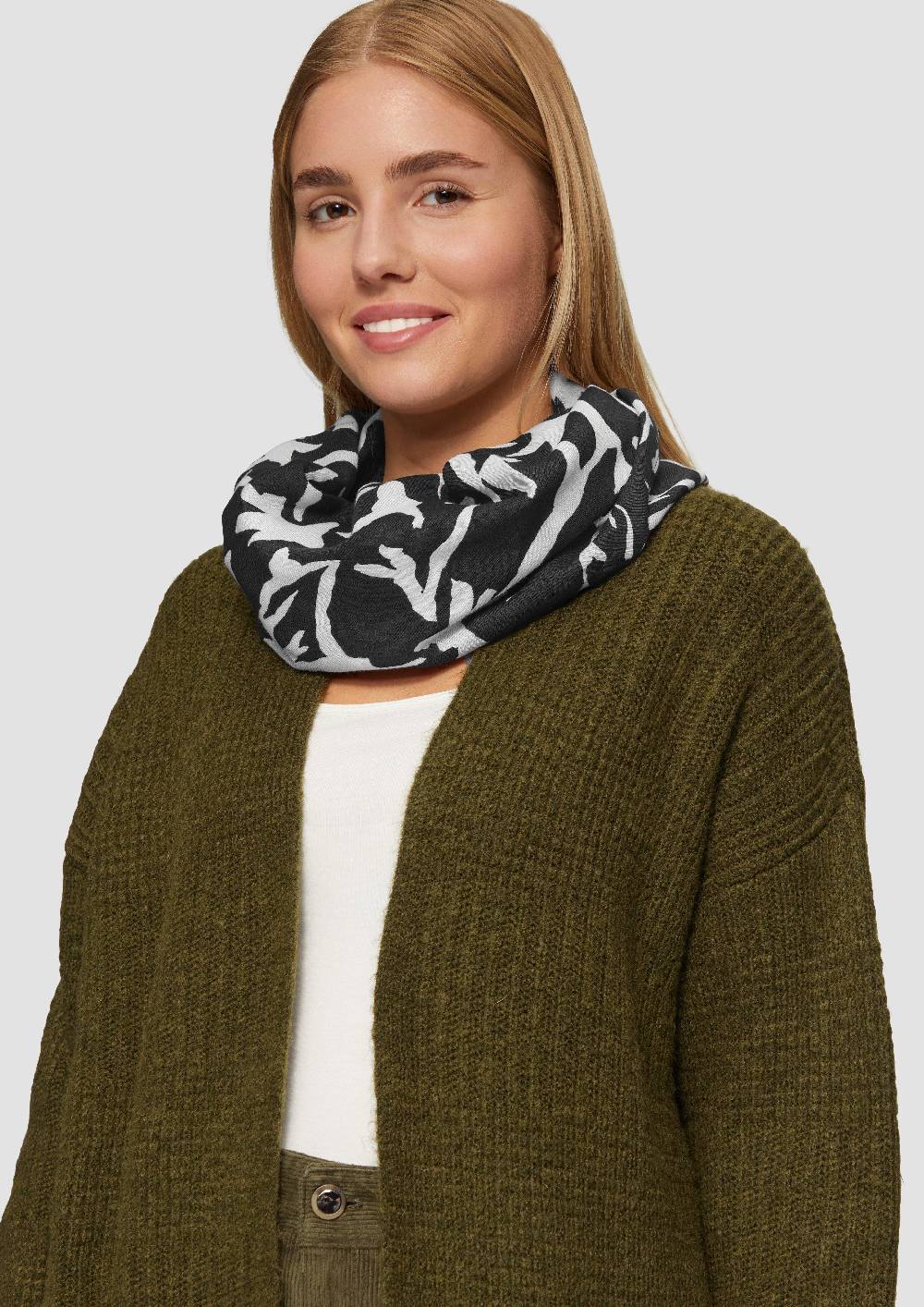 S.Oliver Gemusterter Loop-Schal aus Viskose Blitzangebot