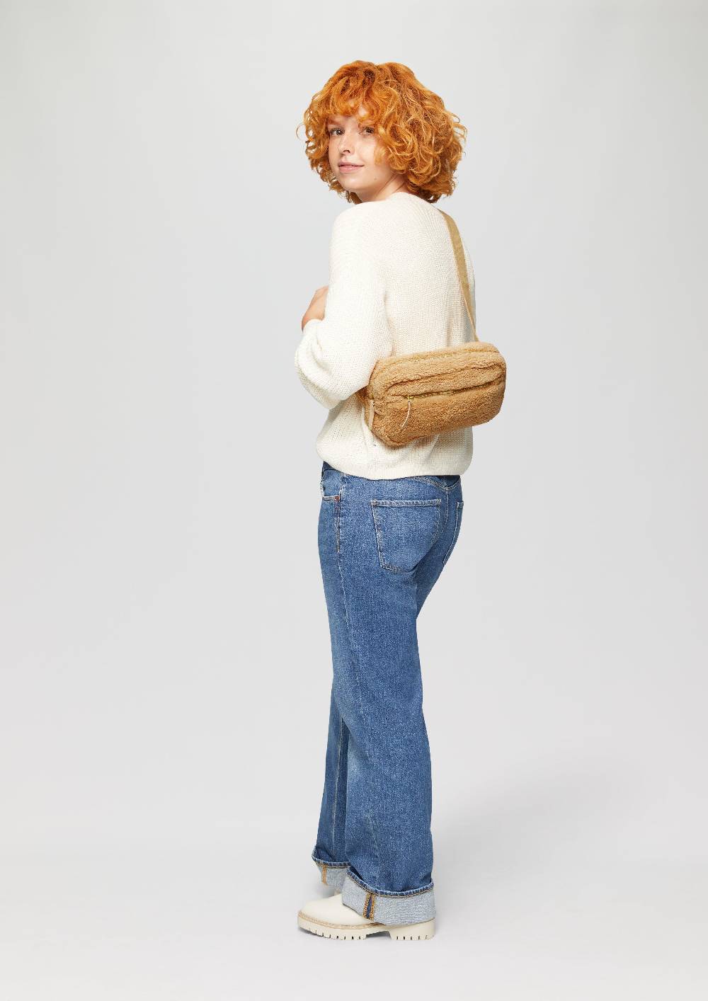 S.Oliver Crossbody-Bag aus Teddyplüsch Große Rabatte