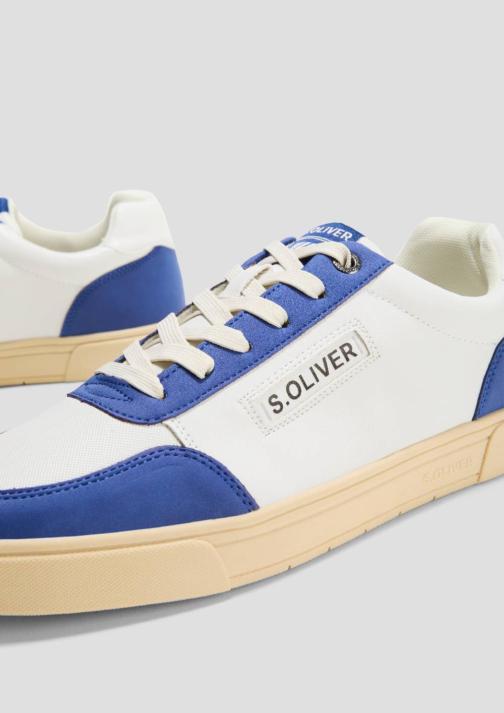 S.Oliver Schnürer im klassischen Look Discount Store für neue Produkte