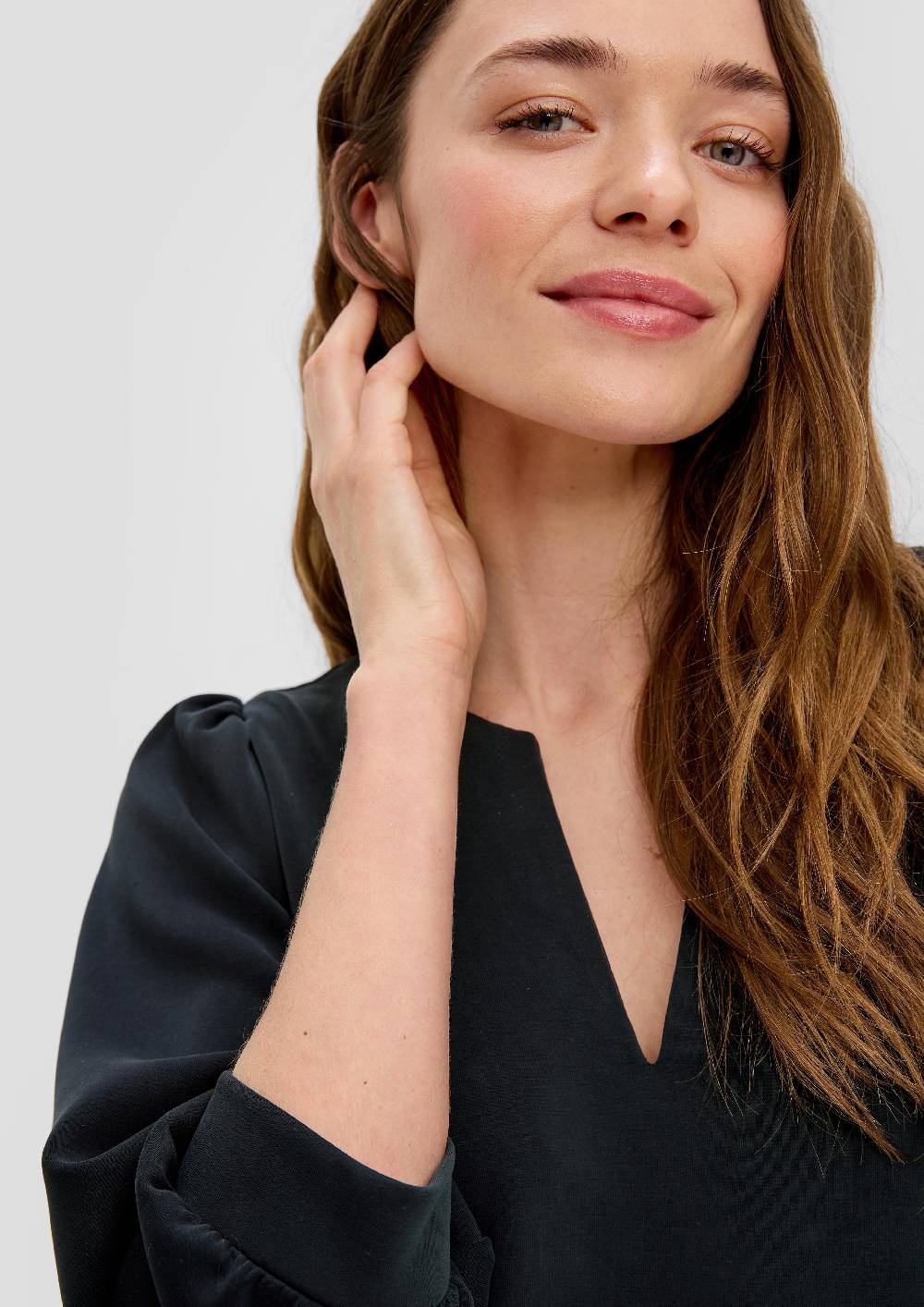 S.Oliver Softshell-Kleid mit V-Ausschnitt Fabrikladen