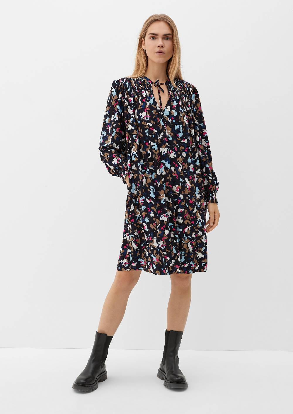 S.Oliver Viskosekleid mit Smok-Details Kauf eins, bekomm eins gratis