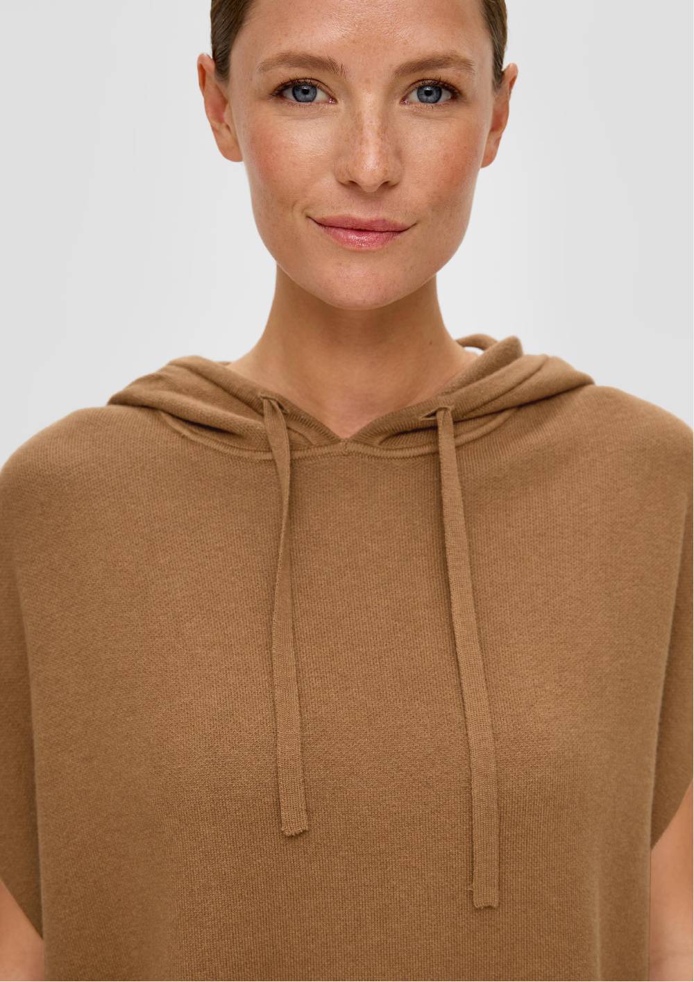 S.Oliver Strickponcho aus Viskosemix Bis zu 50% Rabatt