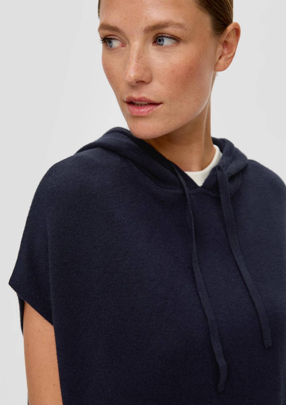 S.Oliver Strickponcho aus Viskosemix Bis zu 60% Rabatt
